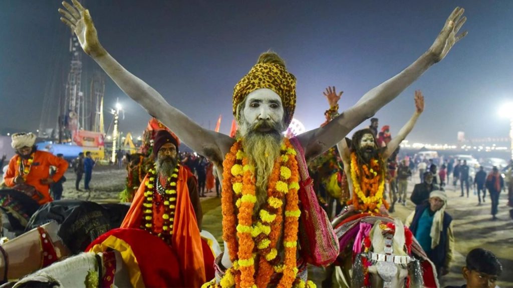 Mahakumbh 2025 : मकर संक्रांति पर महाकुंभ 2025 का पहला अमृत स्नान, श्रद्धालुओं ने लगाई आस्था की संगम में डुबकी 