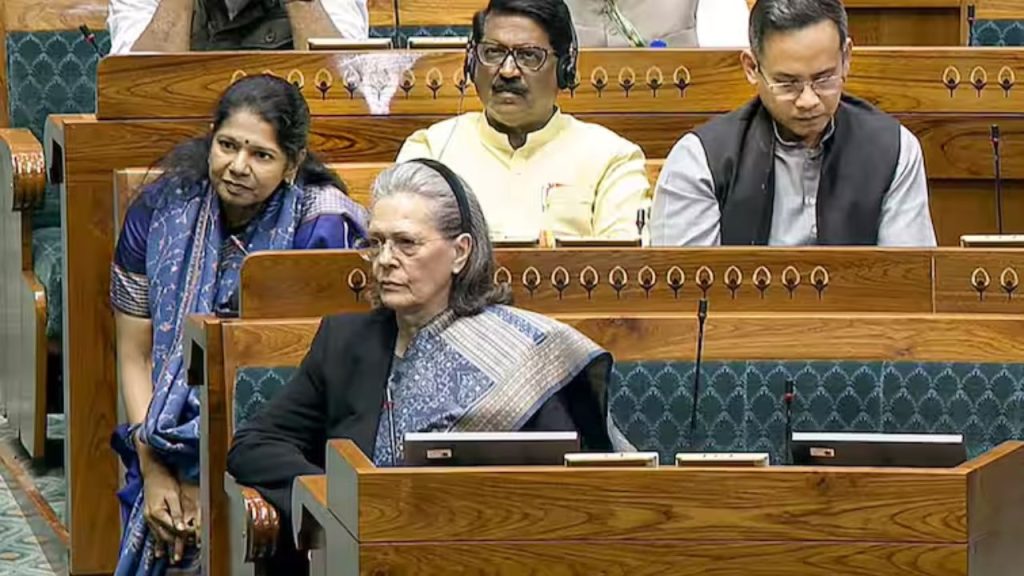 Union Budget 2025: ‘Poor Lady…’, राष्ट्रपति को ये क्या बोल गईं सोनिया गांधी 