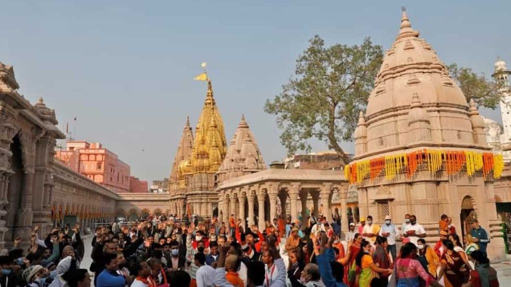 Varanasi : काशी विश्वनाथ में टूटे सारे रिकॉर्ड, दर्शन करने पहुंचे एक करोड़ से अधिक श्रद्धालु