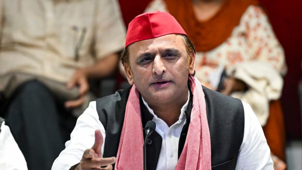 Milkipur By Election: चुनाव आयोग के खिलाफ बयान देकर बुरे फंसे अखिलेश ! “चुनाव आयोग मृत…”