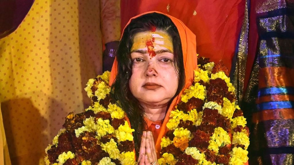 Mamta Kulkarni : ममता कुलकर्णी ने संन्यास ले लिया यू टर्न, इस्तीफे के बाद पोस्ट किया वीडियो 