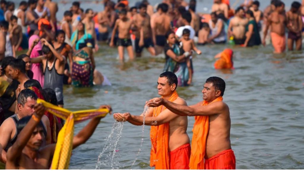 Mahakumbh Last Amrit Snan : महाशिवरात्रि पर महाकुंभ में ‘महास्नान’, 55 लाख से ज्यादा श्रद्धालुओं ने लगाई डुबकी