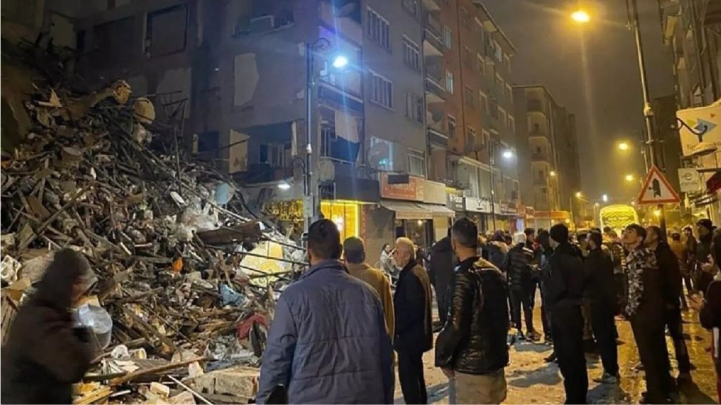 Earthquake : 3 घंटे के भीतर 4 देशों में मची तबाही…. कहीं बड़े खतरे की दस्तक तो नहीं ! 