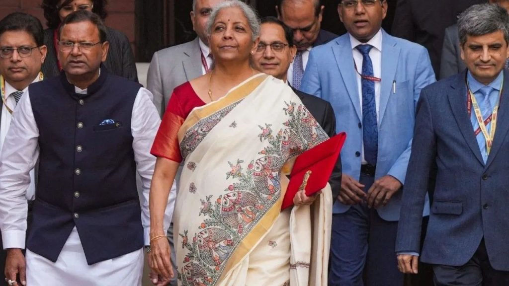 Budget 2025 : वित्त मंत्री का साड़ी लुक! निर्मला सीतारमण की साड़ी में क्या है ख़ास?