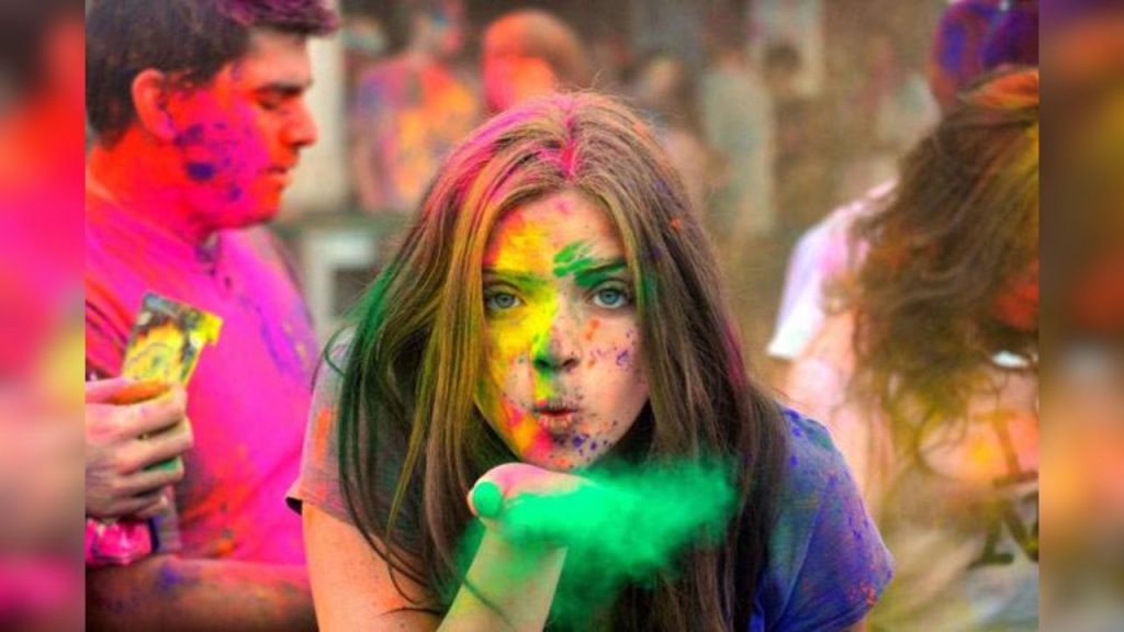 Holi Safety Tips : होली खेलते समय रखें इन बातों का रखें खास ख्याल, अपनाएं ये 5 टिप्स