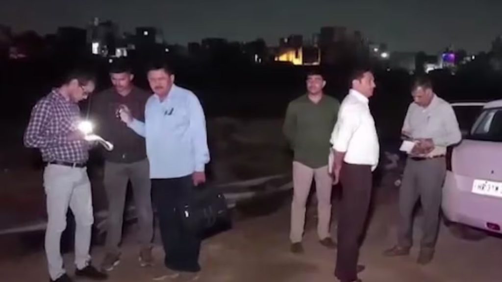 Delhi : रोहिणी में पुलिस और बदमाशों बदमाशों के बीच मुठभेड़, 2 को लगी गोली