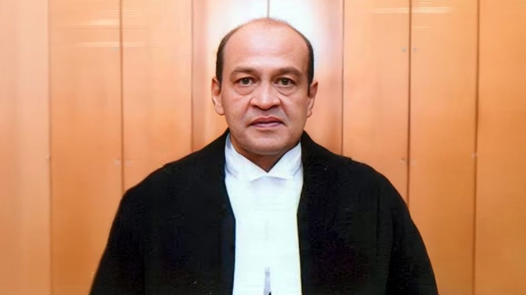 Justice Yashwant Verma : दिल्ली HC के जज के घर में लगी आग खुल गया काली कमाई का राज़!, SC ने लिया कड़ा एक्शन