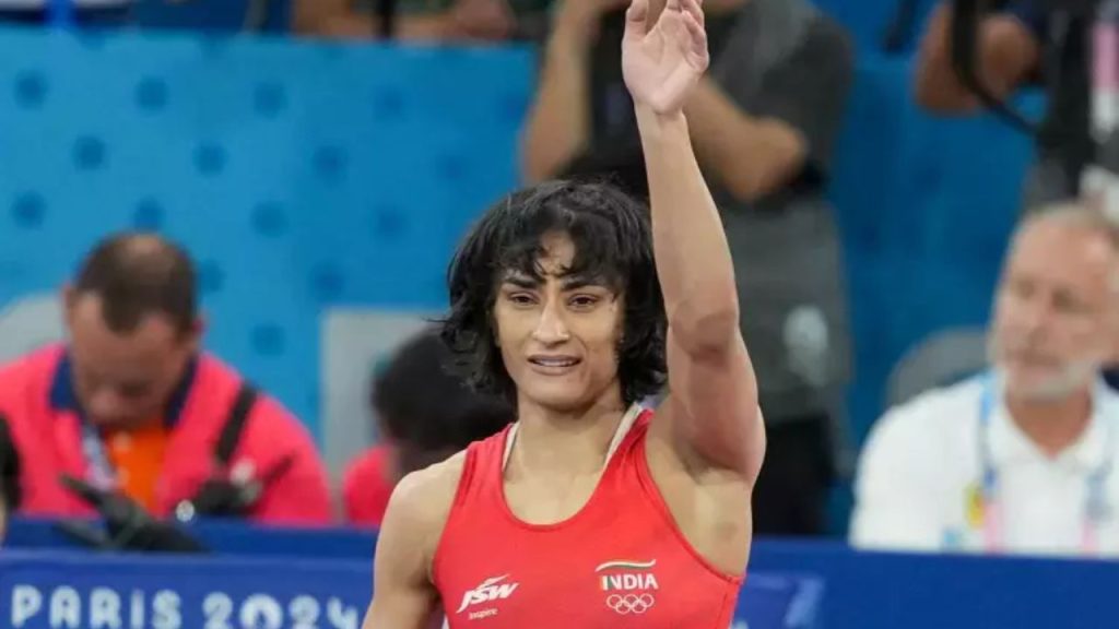 Vinesh Phogat : विनेश फोगाट पर मेहरबान हुई हरियाणा सरकार, चार करोड़ रुपये, सरकारी नौकरी या प्लॉट देने का किया ऐलान