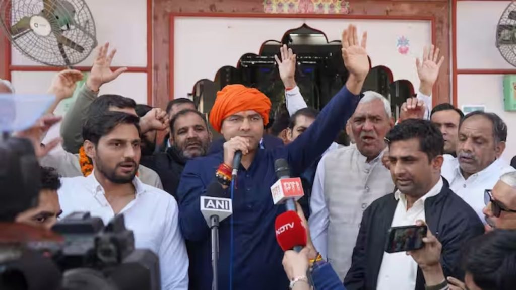 Delhi : मुस्तफाबाद बनेगा ‘शिव विहार’ ! दिल्ली विधानसभा में प्रस्ताव लाएंगे बीजेपी MLA मोहन बिष्ट