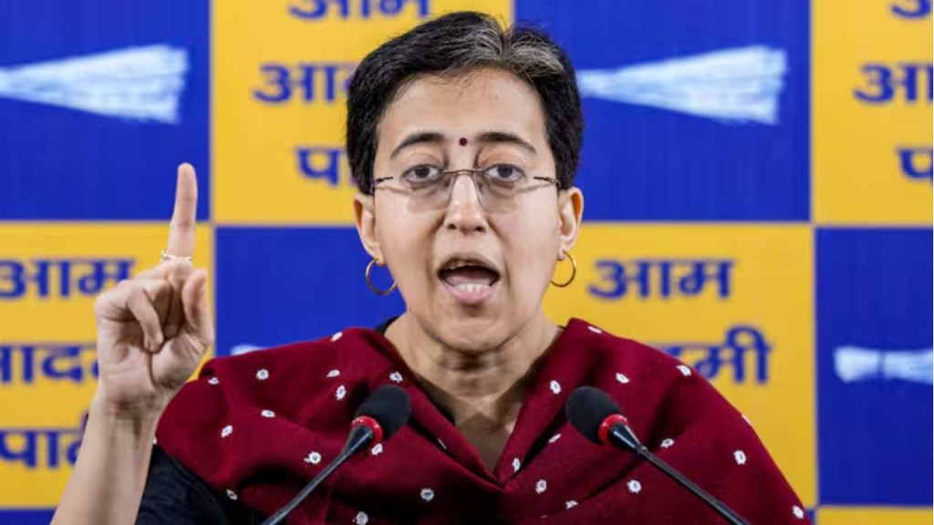 AAP : AAP नेता दुर्गेश पाठक के घर CBI की रेड, आतिशी ने कर दिया बड़ा दावा