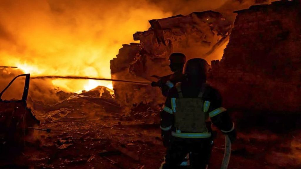Russian Missile Strikes : कीव में भारतीय दवाई के गोदाम पर हमला….युक्रेन का आरोप रूस ने दागी मिसाइल