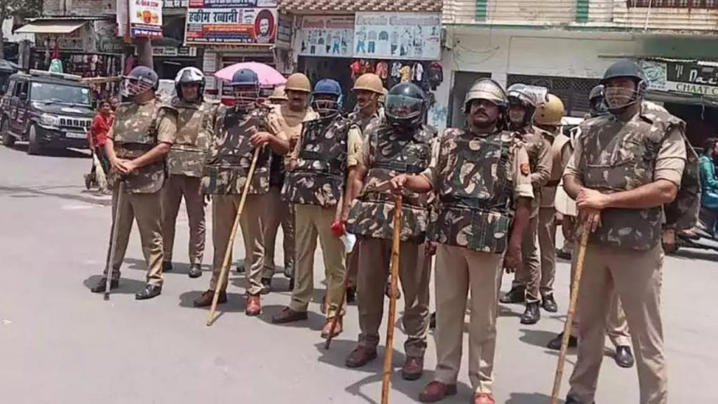 UP High Alert : यूपी में जुमे वाली टेंशन हाई! गाजियाबाद से लेकर गोरखपुर तक हाई अलर्ट जारी