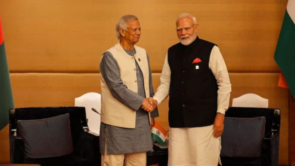 PM Modi : तख्तापलट के बाद पहली बार PM मोदी-मोहम्मद यूनुस की मुलाकात, 40 मिनट तक हुए बैठक