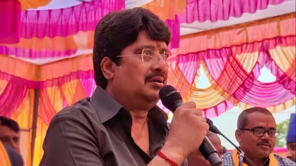 Murshidabad Hinsa : “बिल तो बस बहाना, मकसद ‘काफ़िरों’ को…” मुर्शिदाबाद हिंसा पर गुस्से से लाल हुए राजा भैया