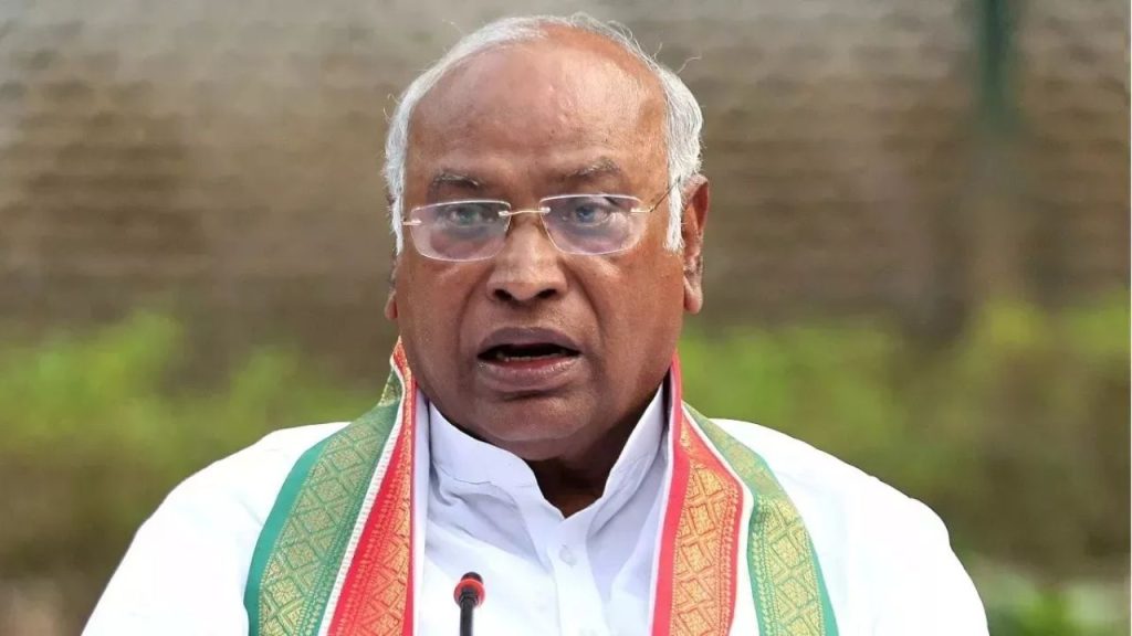 Bihar Chunav 2025: “कांग्रेस को झुकाने की कोशिश…” मल्लिकार्जुन खरगे ने भाजपा को सुनाई खरी-खोटी
