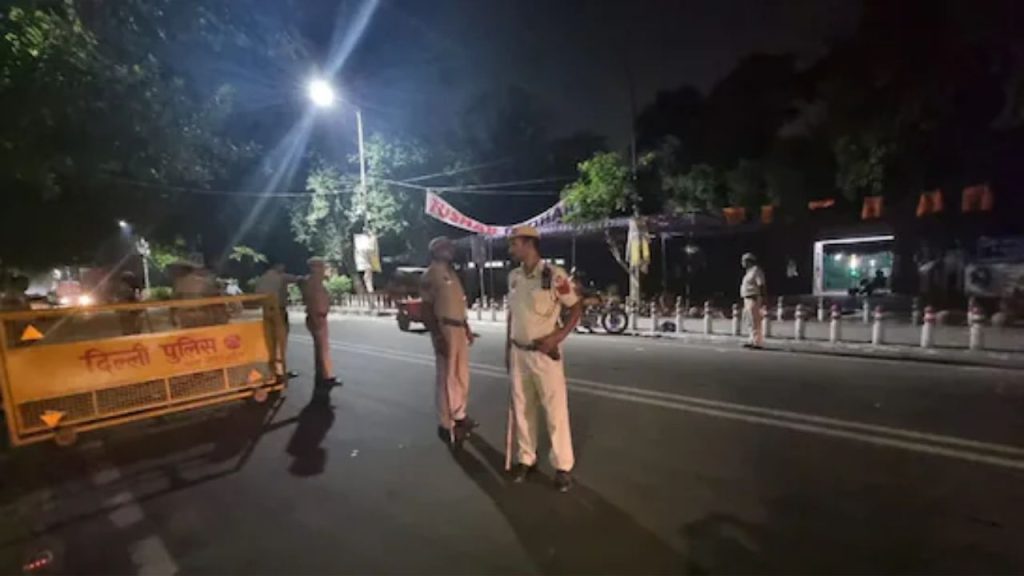 Delhi Shahdara Murder: 20 साल की लड़की की घर में घुसकर गोली मारकर हत्या, इलाके में दहशत का माहौल