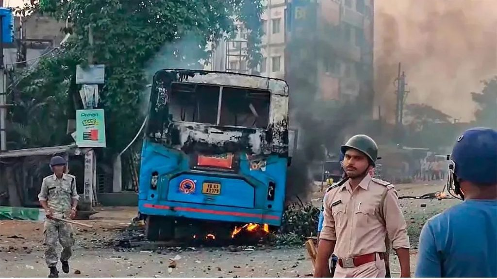 Murshidabad Hinsa : मुर्शिदाबाद हिंसा पर आज SC में सुनवाई, मुश्किल में ममता बैनर्जी!