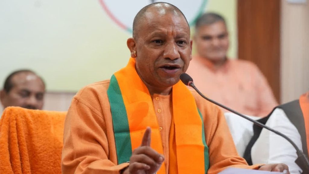 CM Yogi : “सेना की वर्दी ‘जातिवादी चश्मे’ से नहीं देखी जाती…” रामगोपाल यादव के बयान पर सीएम योगी का करारा जवाब