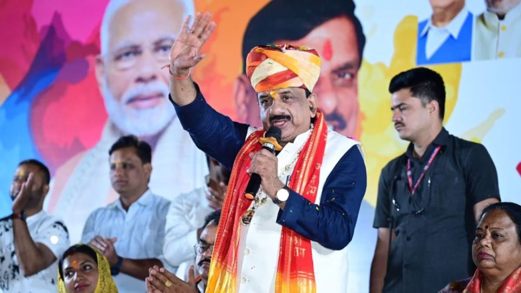 Love Jihad : ‘लव जिहाद’ पर जमकर बरसे BJP सांसद, कहा “दाढ़ी-टोपी वालों से निपटने…”