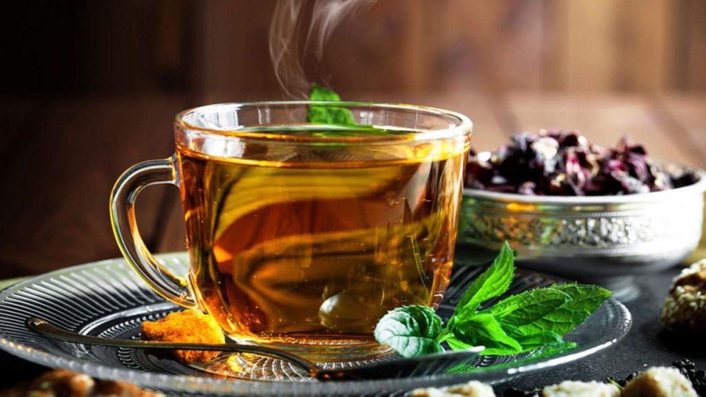 Herbal Drinks Benifits : मोटापे से हैं परेशान… तो खाली पेट पिएं ये 4 हर्बल ड्रिंक, काट सकते हैं चर्बी