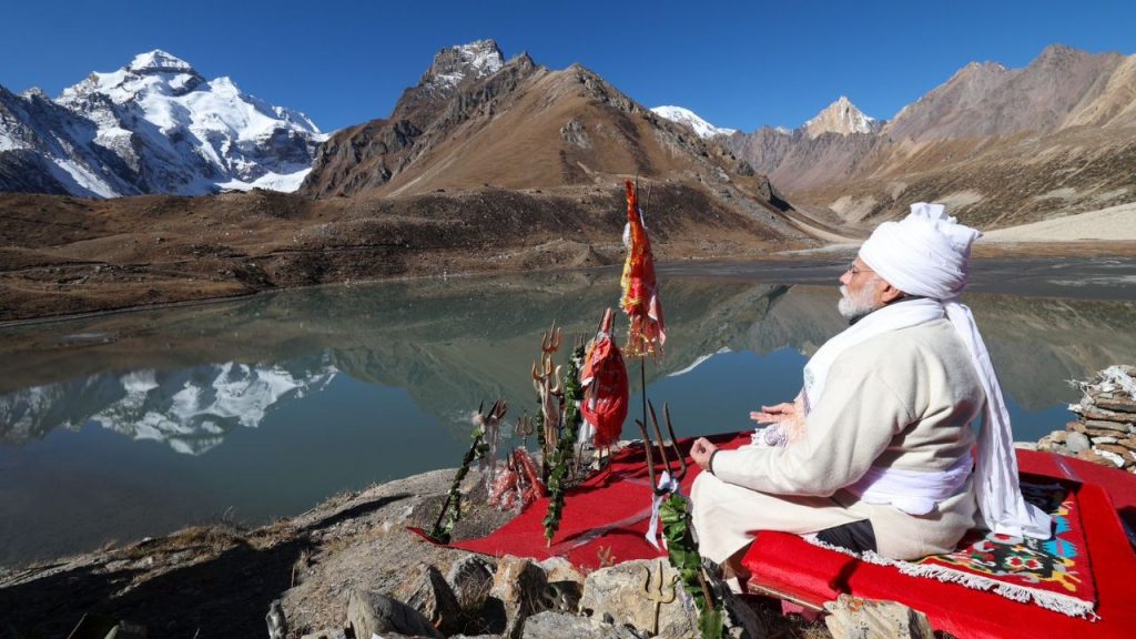 Adi Kailash Yatra : चारधाम के बाद पार्वती कुण्ड स्थित शिव मंदिर के कपाट खुले, पीएम मोदी ने भी किए दर्शन