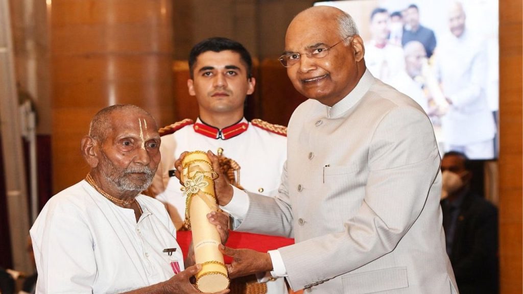 Uttar-Pradesh : 128 साल के योग गुरु स्वामी शिवानंद बाबा का निधन, पद्मश्री से किया था सम्मानित