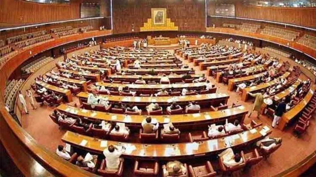 Pakistan : खौफ में पाकिस्तान! अफरा-तफरी में बुलाई संसद का आपात बैठक, राष्ट्रपति ने आधी रात को किया नोटिस जारी