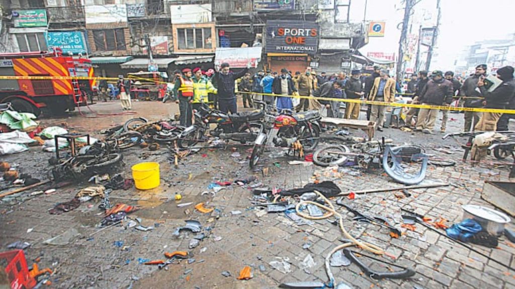 Lahore Blast:  धमाकों की आवाज से गूंजा लाहौर…ऑपरेशन सिंदूर के बाद पाकिस्तान में लगातार तीन ब्लास्ट