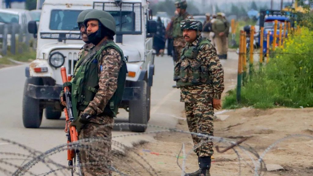 Jammu-Kashmir : सांबा में BSF की बड़ी कार्रवाई…घुसपैठ की कोशिश कर रहे 7 आतंकियों को किया ढेर