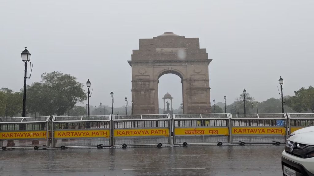 India Pakistan War: दिल्ली समेत भारत के कई शहरों में रेड अलर्ट जारी… भारत-पाक तनाव के बीच दिए गए निर्देश