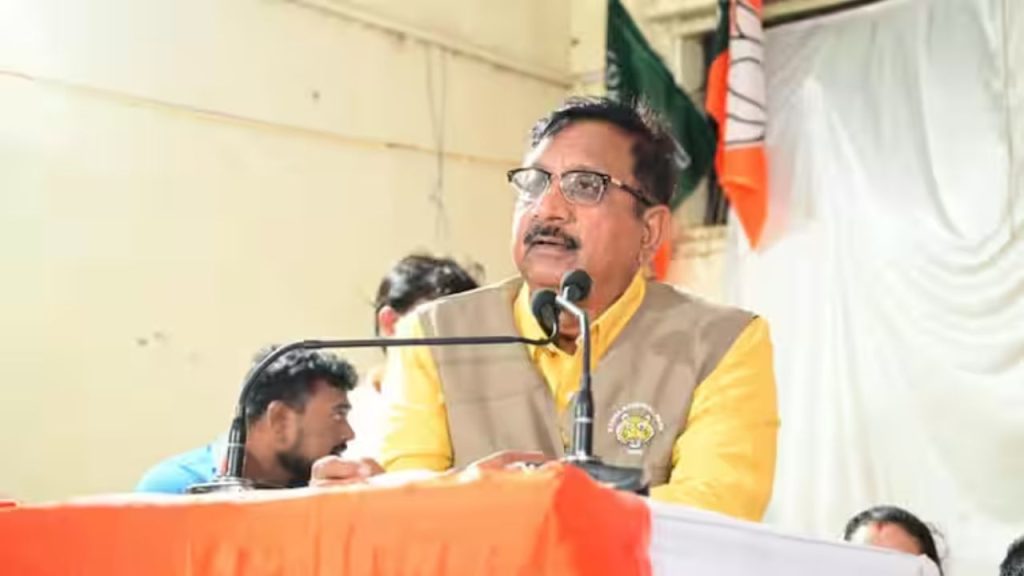BJP Minister Vijay Shah : कर्नल सोफिया पर विवादित टिप्पणी कर फंसे भाजपा मंत्री विजय शाह, फिर देनी पड़ी सफाई