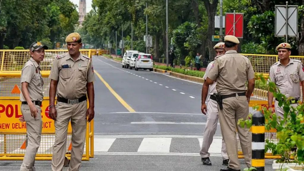 ISI Conspiracy Failed: दिल्ली में नाकाम हुई ISI की बड़ी साजिश…दो पाकिस्तानी जासूस पर कसा शिकंजा
