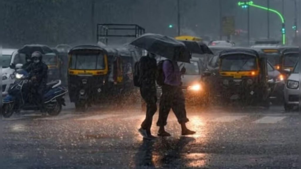 Delhi Weather Today : बारिश से होगी दिल्ली कूल-कूल, दो दिन लगातार होगी बारिश…5 दिनों तक कैसा रहेगा मौसम का मिजाज?