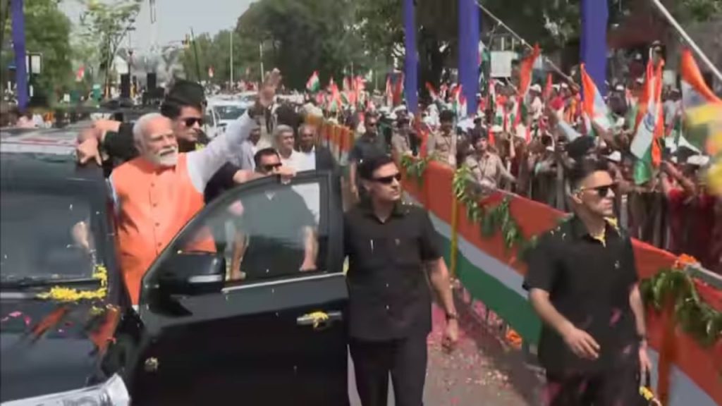 PM Modi: 2 दिन के गुजरात दौरे पर पीएम मोदी, रोड शो में दिखी ऑपरेशन सिंदूर की ताकत