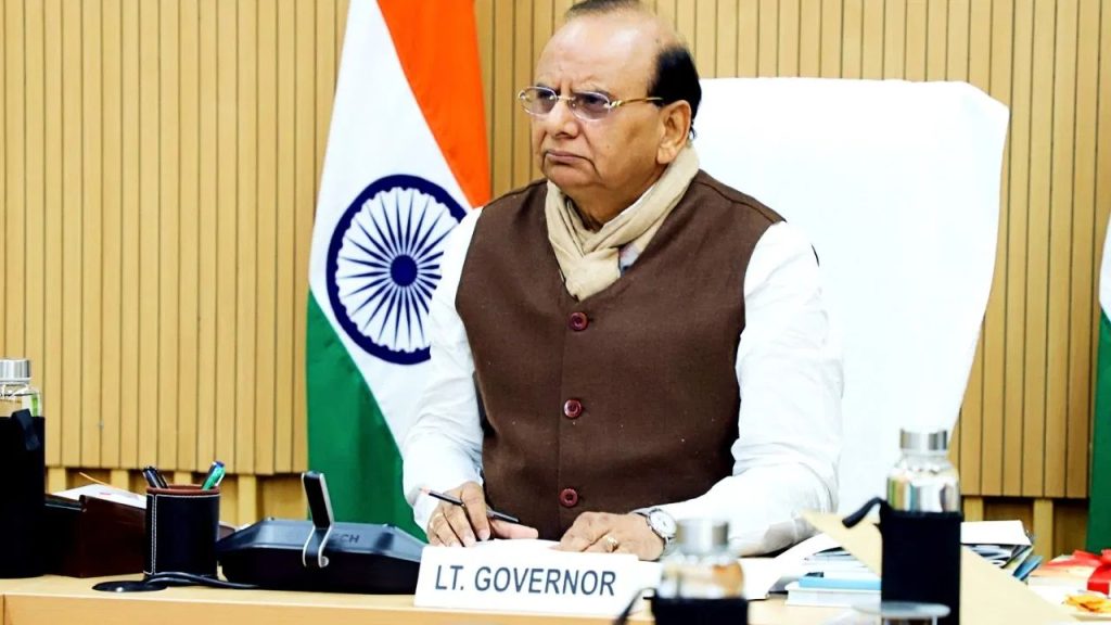Delhi: दिल्ली में मंडरा रहा खतरा…LG विनय सक्सेना की अहम बैठक जारी