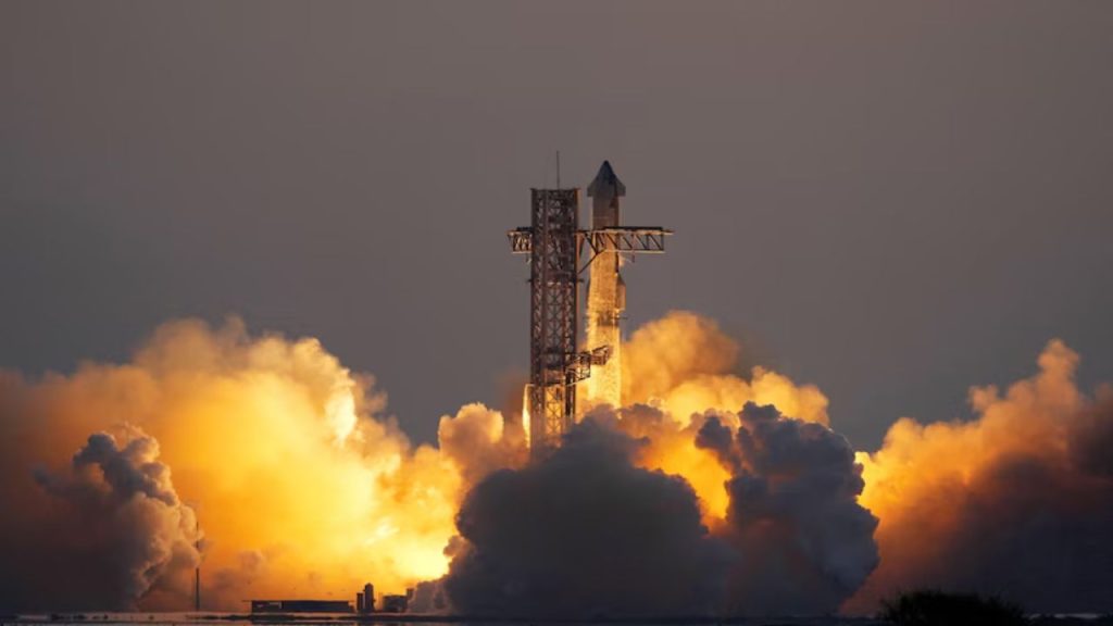 SpaceX Starship Launching: एलन मस्क का SpaceX हुआ फैल, धरती पर लौटते वक्त स्टारशिप हुआ क्रैश