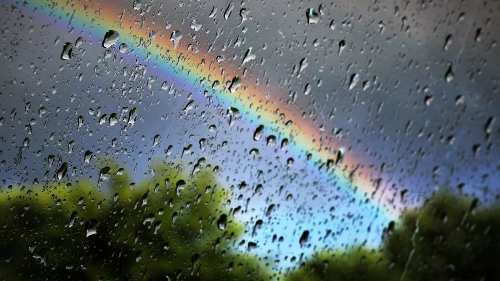 Delhi-NCR Weather : राजधानी में मौसम बदलते ही मिली भीषण गर्मी से राहत, तेज आंधी के बाद गिरी बूंदे