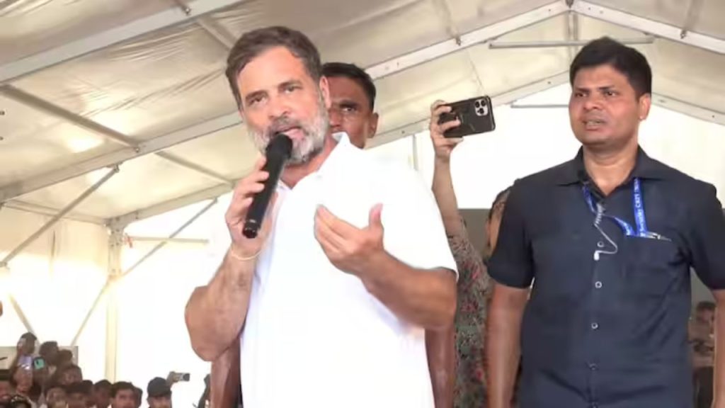 Rahul Gandhi : बिना इजाजत अंबेडकर छात्रावास पहुंचे राहुल गांधी, PM मोदी को जमकर सुनाई खरी-खोटी