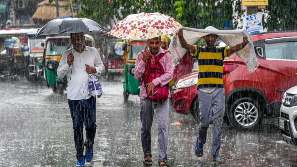 Delhi Weather:  दिल्ली वालों पर मौसम हुआ मेहरबान…31 मई तक बारिश, आंधी-तूफान भयंकर अलर्ट