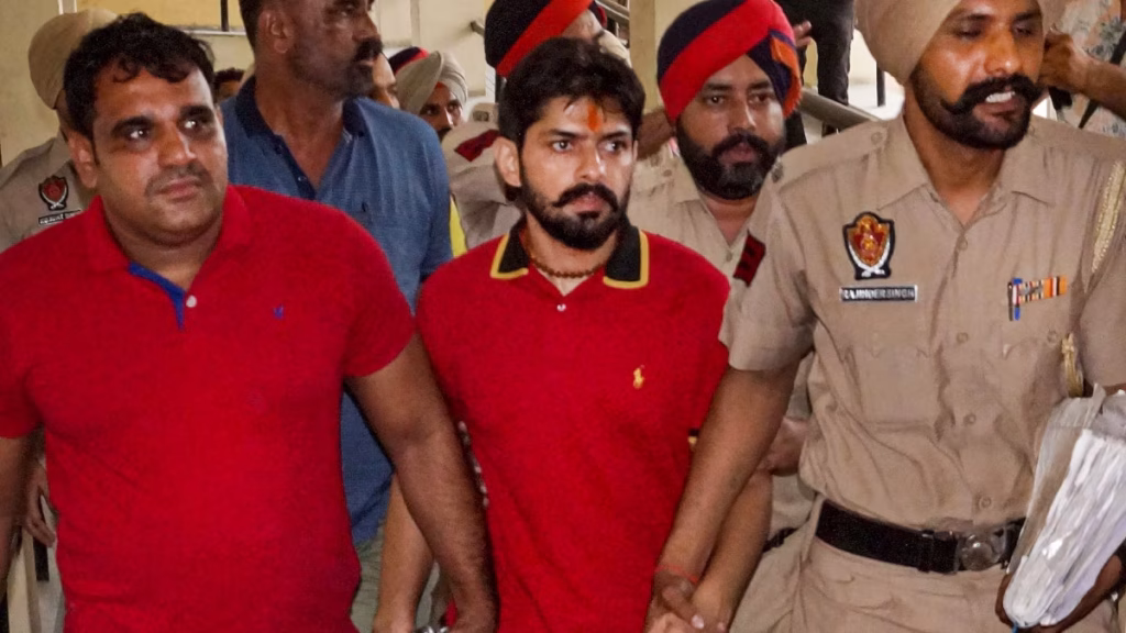 Lawrence Bishnoi: लॉरेंस का मौत वाला पार्सल! आखिर बिश्नोई के लिए ऑस्ट्रेलिया से किसने भेजे इतने महंगे गिफ्ट ?