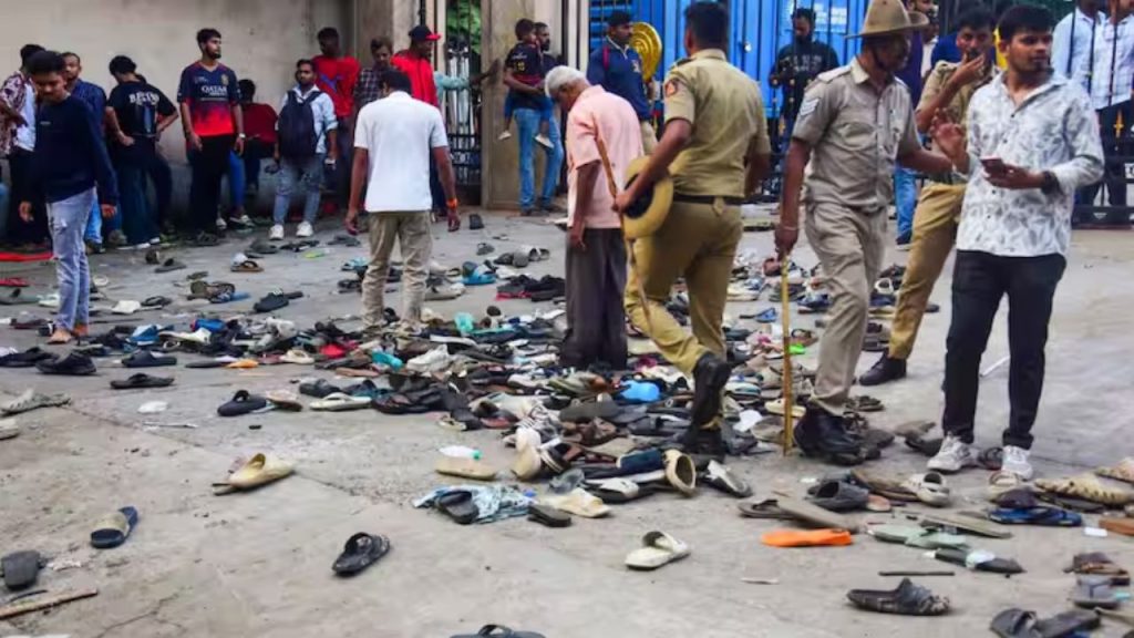 Bangalore Stampede: मातम में बदला आरसीबी की जीत का जश्न…भगदड़ में गई 11 लोगों की जान