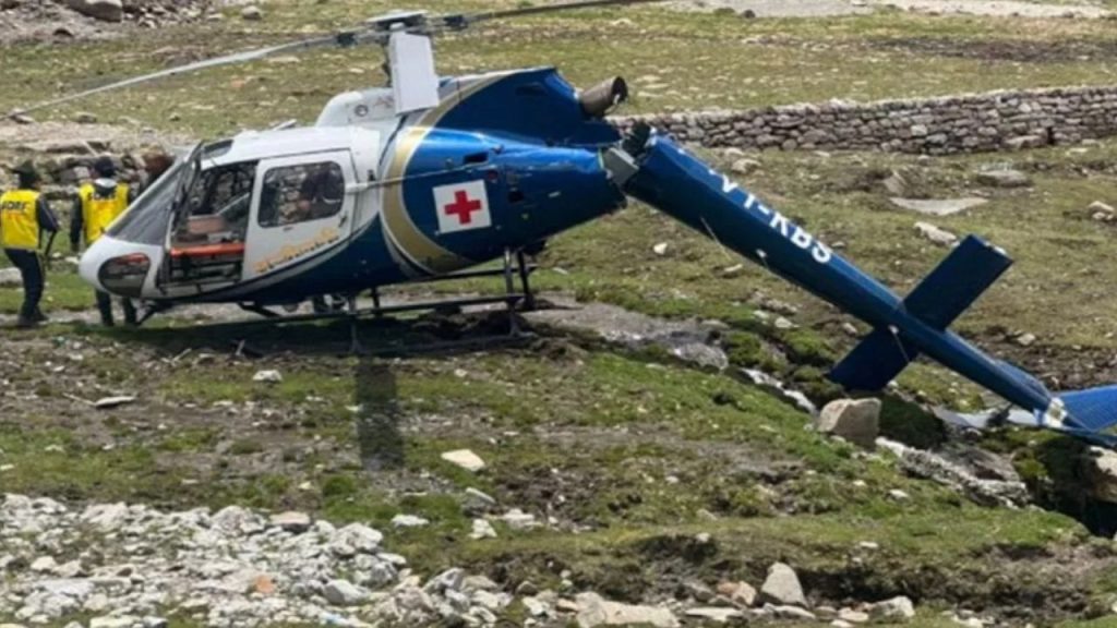 Kedarnath Helicopter Crash:  केदारनाथ धाम के पास हेलीकॉप्टर हुआ क्रैश, 7 मासूम लोगों की गई जान
