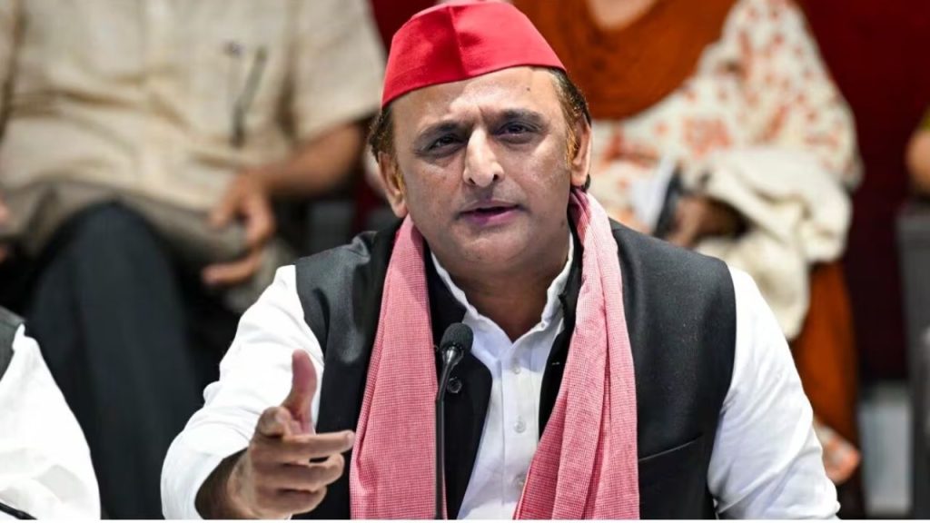 Uttar-Pradesh: इटावा कथावाचक कांड पर फिर भड़के अखिलेश यादव…बोले- “षडयंत्र की नई बिसात”
