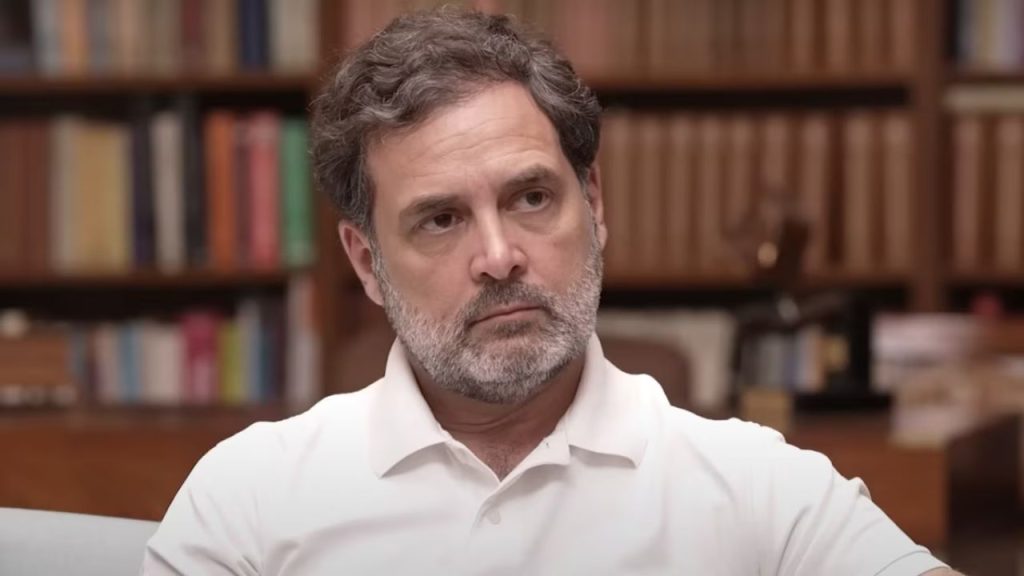 Rahul Gandhi: राहुल गांधी की बढ़ सकती हैं मुश्किलें…वाराणसी में निगरानी याचिका पर होगी सुनवाई