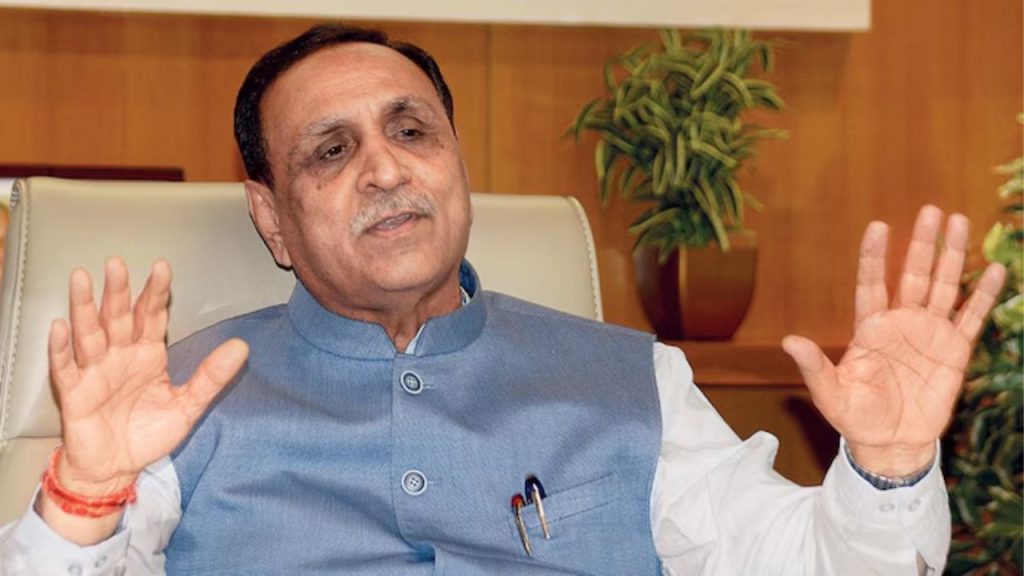 अहमदाबाद प्लेन क्रैश: गुजरात के पूर्व सीएम विजय रूपाणी भी थे विमान में सवार, लंदन जा रही थी फ्लाइट