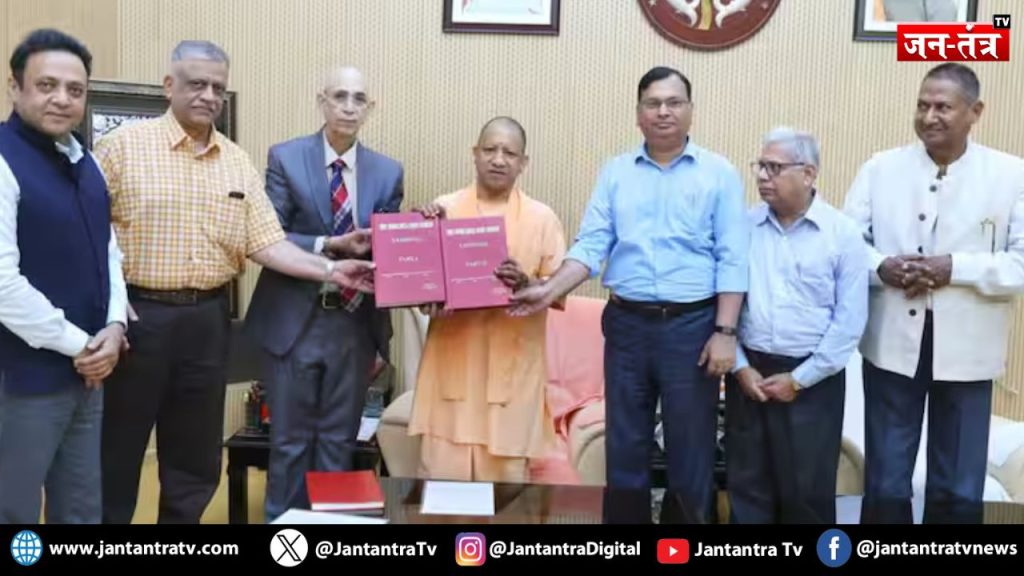 संभल कमेटी रिपोर्ट सीेएम योगी को सौंपी गईं।