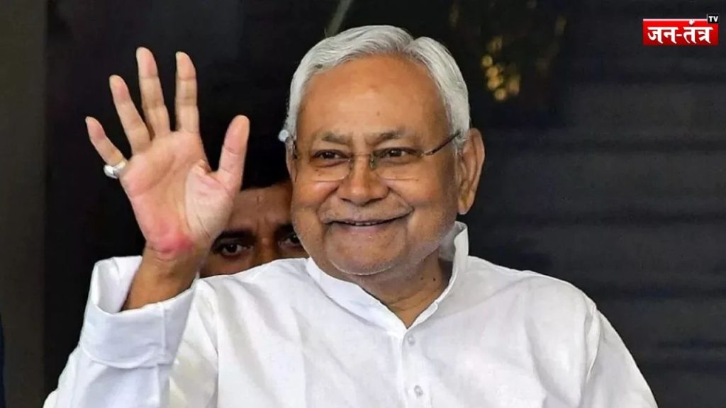 बिहार चुनाव से पहले चुनावी रण में नीतीश की नई चाल, स्कूल रसोईयां-गार्ड की सैलरी में दोगुना उछाल