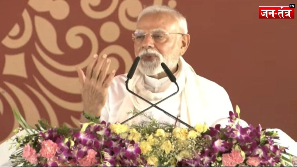 “कांग्रेस और सपा आतंकियों की हालत देखकर रोते हैं…”, काशी की धरती से पीएम मोदी ने विपक्ष पर हमला बोला