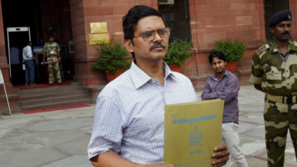 जेल में बंद पूर्व IPS अधिकारी अमिताभ ठाकुर कार्डियक समस्या से अस्पताल में भर्ती…