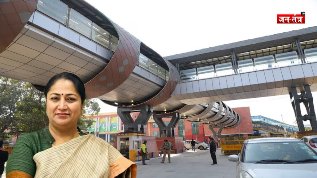मेट्रो स्टेशनों पर पुराने कपड़ों के लिए लगेंगे कलेक्शन बॉक्स